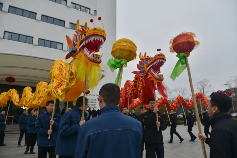 龍騰虎躍春意濃，巨人園區(qū)喜開工